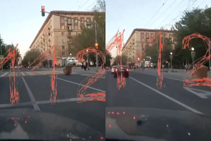 Kreslo  yolda maşınları ötüb keçdi - VİDEO 