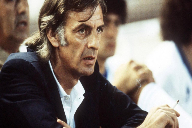 Argentinanı dünya çempionu edən baş məşqçı öldü