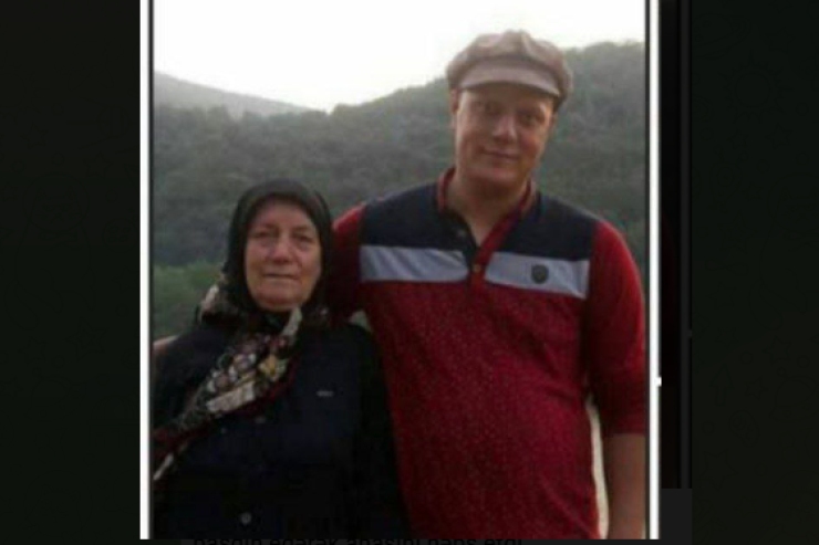 Molla rejimi milli fəalın evinə basqın etdi – Anasını tutdular  