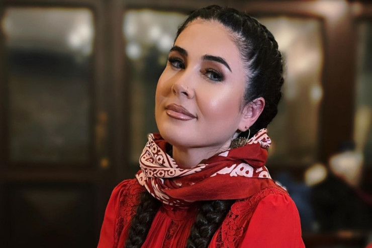 Elnarə Xəlilova - “Özümü böyük zibil qutusunda hiss edirəm” 