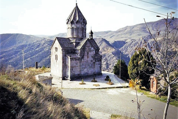 Dünyanın ən kiçik kilsəsi:  Sahəsi 2 kvadratmetrdən azdır