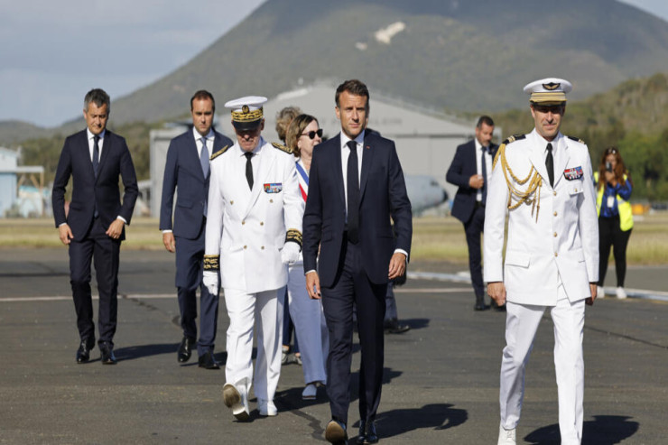 Makron Yeni Kaledoniyaya SƏFƏR ETDİ 