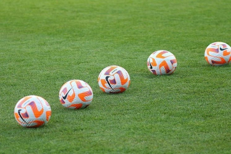 Futbolda çəhrayı vərəqə də  ortaya çıxdı - kimlərə veriləcək?