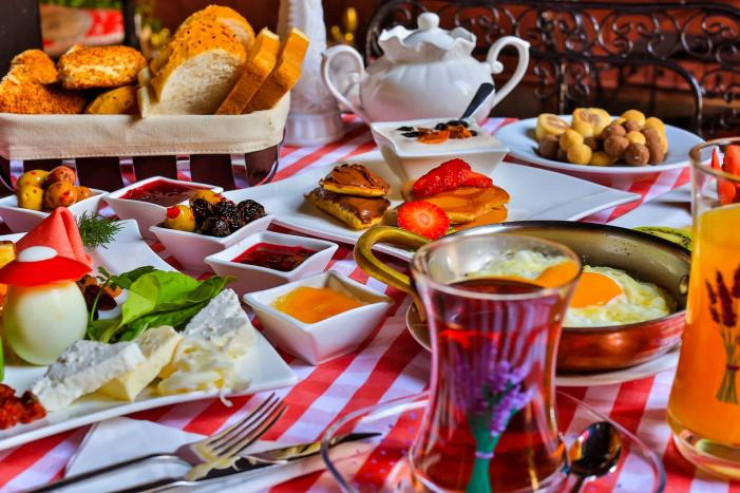 Səhərlər yaşlı insanlara  nə yemək olmaz?