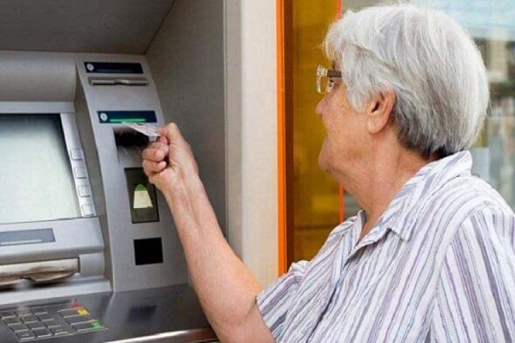 Yaşa görə sosial müavinət alan şəxs rayondan Bakıya köçərsə pensiyanı necə alacaq? - CAVAB