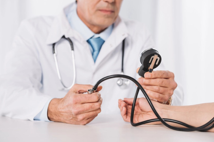 Qan təzyiqini  necə düzgün ölçmək olar? – Alimlər