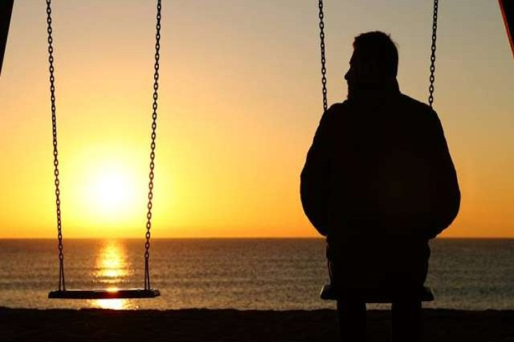 İnsanı tənhalığa aparan iki “zərərsiz” vərdiş 