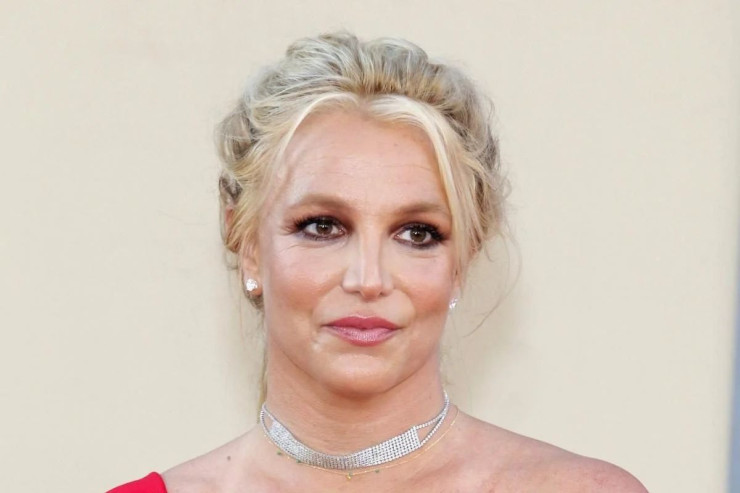 Britni Spirs pərəstişkarlarını  aldadıb