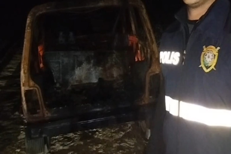 Azərbaycanda ŞOK:  tutulmamaq üçün narkotiklə dolu maşını yandırdı 