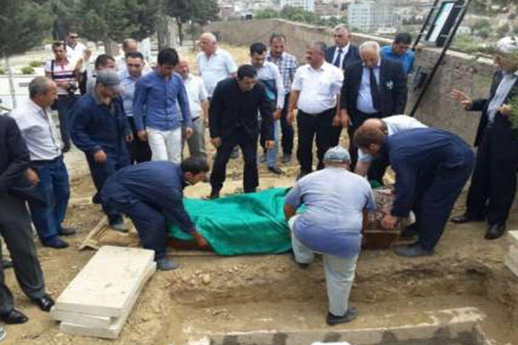 Ailəsi olmayan şəxslər dəfn edildikdə pul kimə ödənilir? – CAVAB 