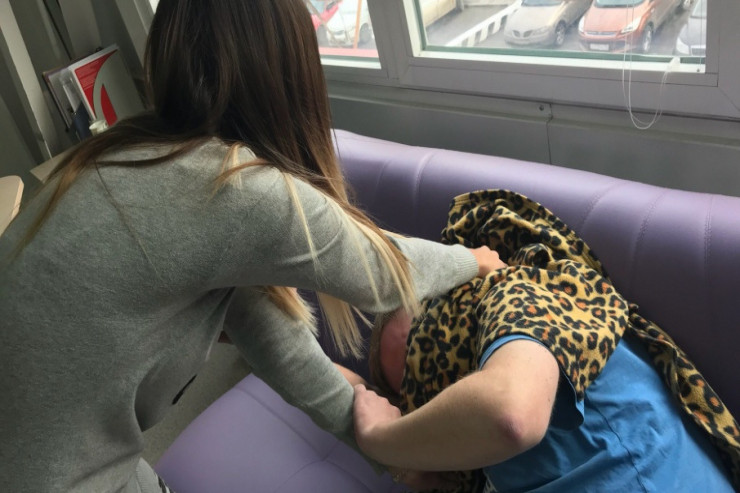  Ərini boğub   polisə təslim oldu