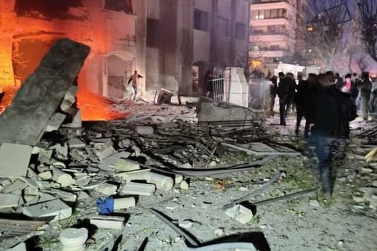 İsrail Suriyanı VURDU:  5 nəfər öldü, 19 nəfər yaralandı