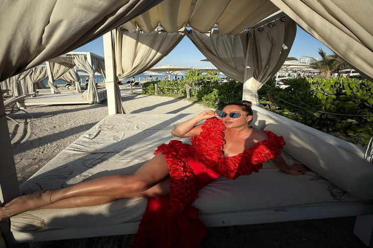 Xatirənin bu geyimi müzakirələrə səbəb oldu - FOTOLENT 