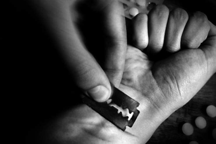 Göyçayda DƏHŞƏT:  Bayrama gedən kişi özünü doğradı