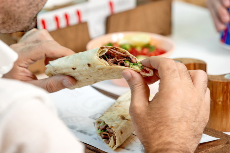 Türkiyədə 648 nəfər şaurmadan  zəhərləndi