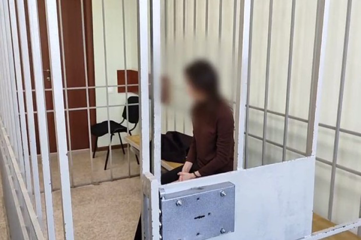 Müəllimlərin bonuslarını alan prorektor saxlanıldı 