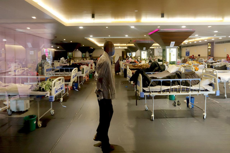 65 məktəbli içərisində ölü kərtənkələ olan nahardan  zəhərləndi