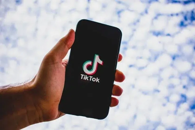 “TikTok”da yeniyetmələrin psixikasını pozan  təhlükəli “ritual” oyunu