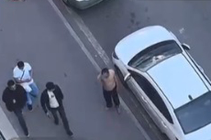 Bakıda küçədə kuryoz olay