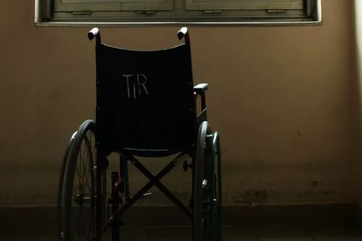 Astarada FACİƏ:  əmisi əlil qızı ehtiyatsızlıqdan öldürdü