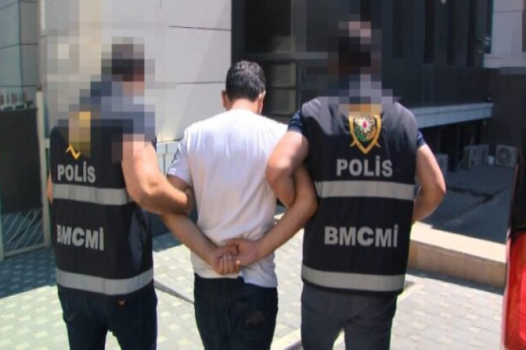 “Bandotdel” vətəndaşları şantaj edən sayt rəhbərlərini  həbs etdi