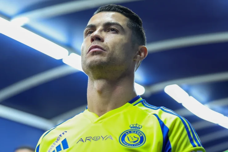 Ronaldo üç ən yaxşı müasir futbolçunun  adını AÇIQLADI 