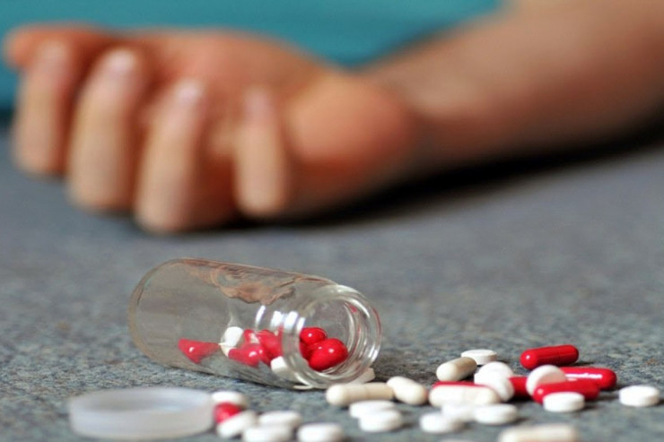 Mingəçevirdə 30 yaşlı qadın özünü öldürdü 