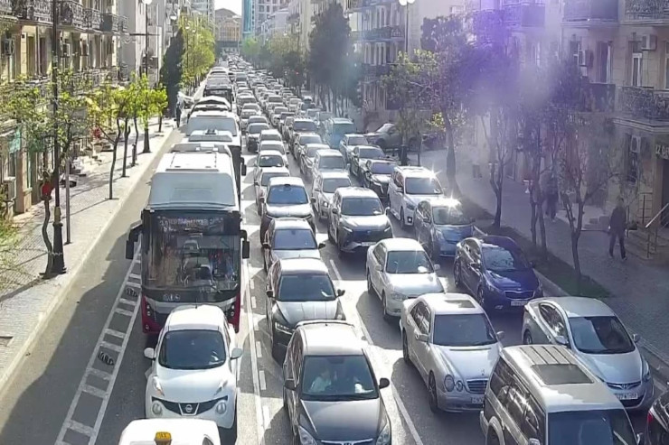 Bakıda bu yollarda sıxlıq var - SİYAHI 