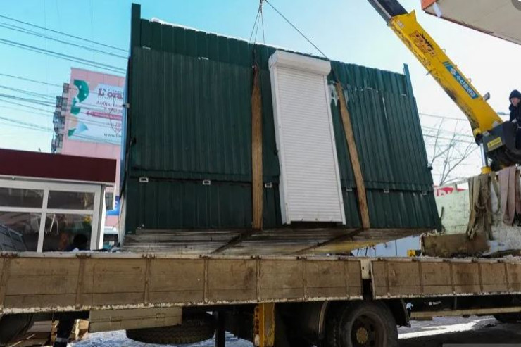 Azərbaycanlı qadının obyektləri söküldü 