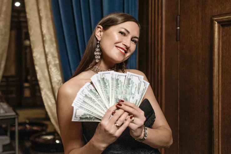 Pulu  maqnit kimi   çəkən BÜRCLƏR 