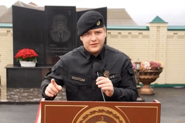 Ramzan Kadırovun oğlunun  başqa adı   və  iki pasportu   var - İDDİA 