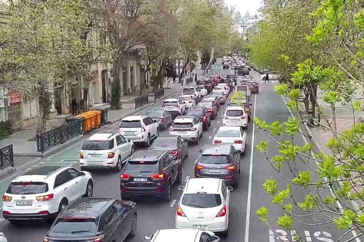 Bakıda sıxlıq olan küçə və prospektlər açıqlandı