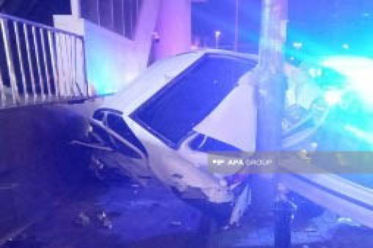 Ziya Bünyadov prospektində ağır qəza -  İki nəfər xəsarət aldı 