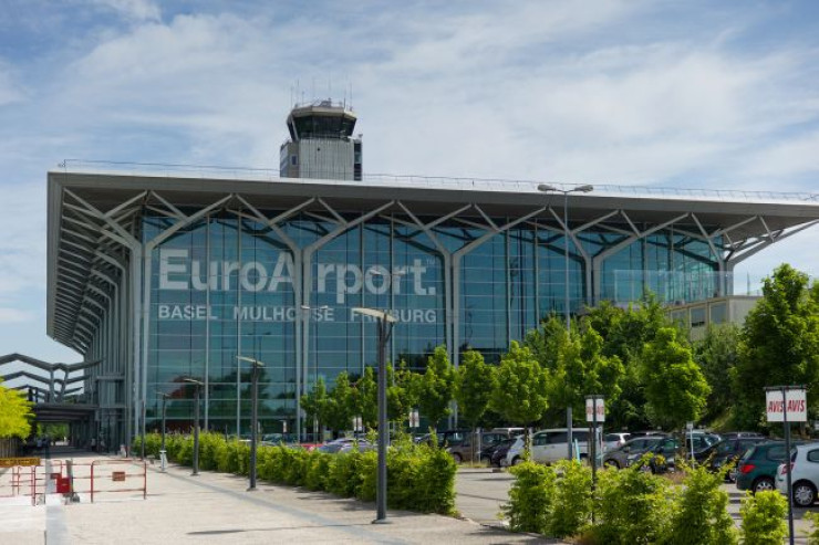 Dünyada  üç ölkənin kəsişdiyi   yeganə hava limanı: bu necə mümkündür? 