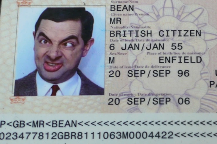 Pasport fotoşəkilinizdə niyə gülümsəyə  bilməzsiniz? Cavab sizi şoka  salacaq