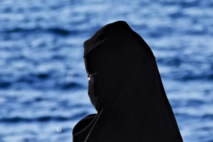 İranlı rejissorlar hicabsız aktrisanın  çəkildiyi filmə görə həbs edildi