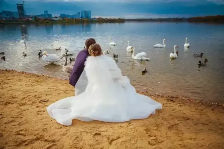 Bu insanlar  yüzlərlə dəfə   evləndi: toy rekordu  qıranların hekayələri 