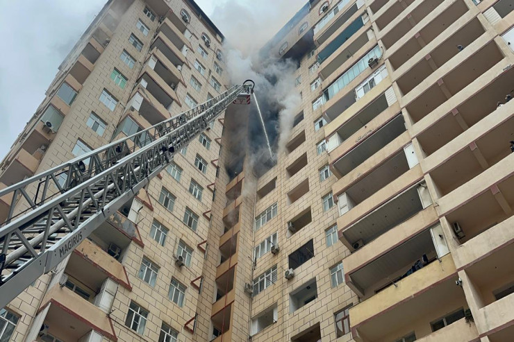 Bakıda binada YANĞIN:  küçə BAĞLANDI  - YENİLƏNİB 