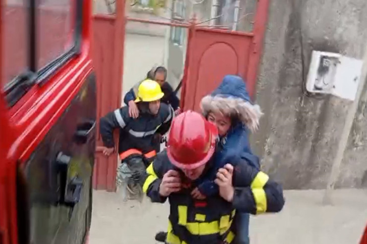 FHN xilasetmə işlərini davam etdirir - FOTOLENT 