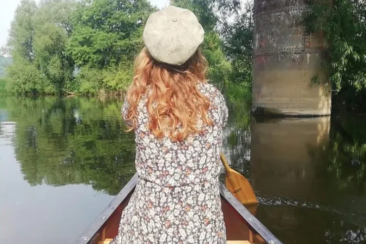 Şairə Avon çayı ilə "evləndi" 