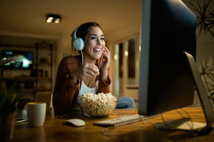  Çətin gün keçirdin?   - Bu komediyalardan birini izlə -VİDEO 