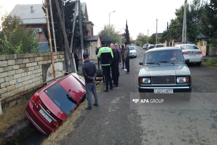Lənkəranda qadın "Chevrolet"i kanala aşırdı  və...