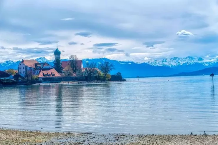 Göl dayazlaşdı:  İtkin düşən 100-dən çox insanın qalıqları  tapıldı