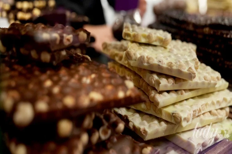 Şokoladı necə düzgün saxlamaq  olar: faydalı MƏSLƏHƏTLƏR 