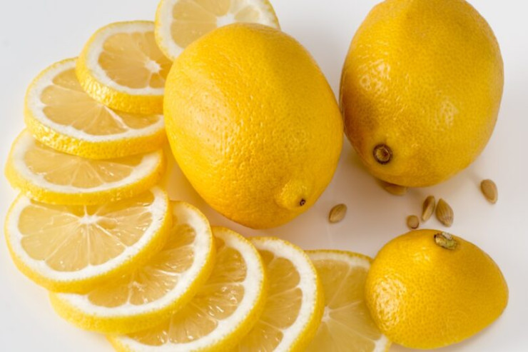 Dondurulmuş limon  təmizliklə bağlı bütün problemlərinizi  həmişəlik həll edəcək