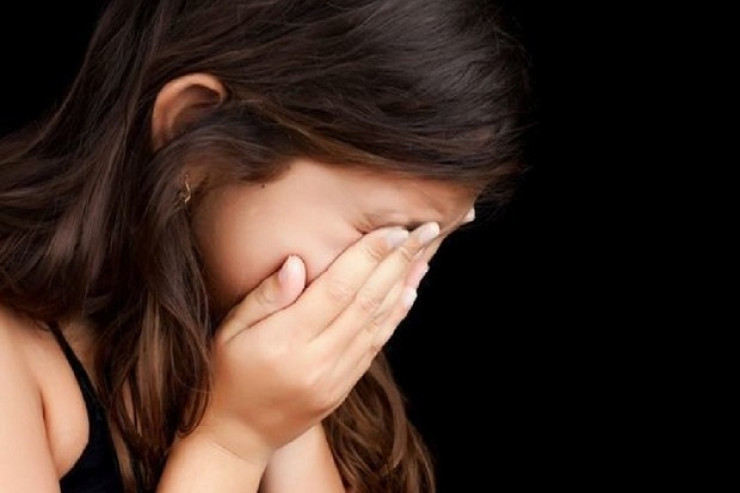 Dörd yaşlı qız 2 həftə anasının və qardaşının meyitləri ilə yaşadı 