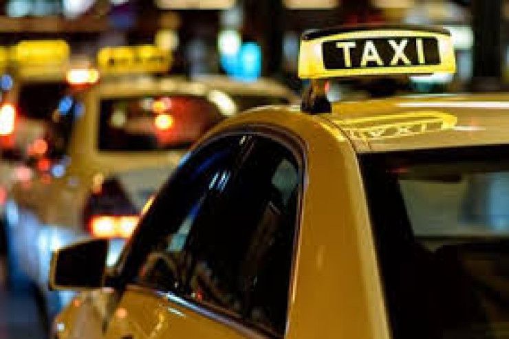 200-dək taksi sürücüsü imtahandan kəsildi 