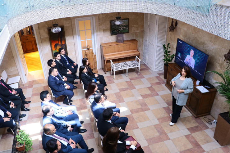 Prokurorlar Mir Cəlal Paşayevin yaşadığı ev-muzeyi ziyarət etdi