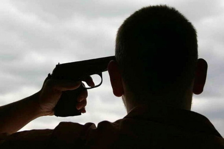 Axtarışda olan şəxs sevgilisini öldürüb  intihar etdi 