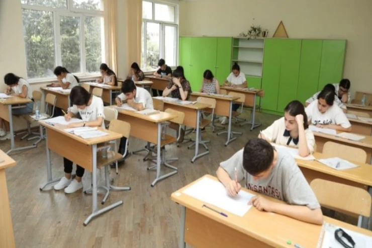 9-cu siniflərin buraxılış imtahanı keçirildi